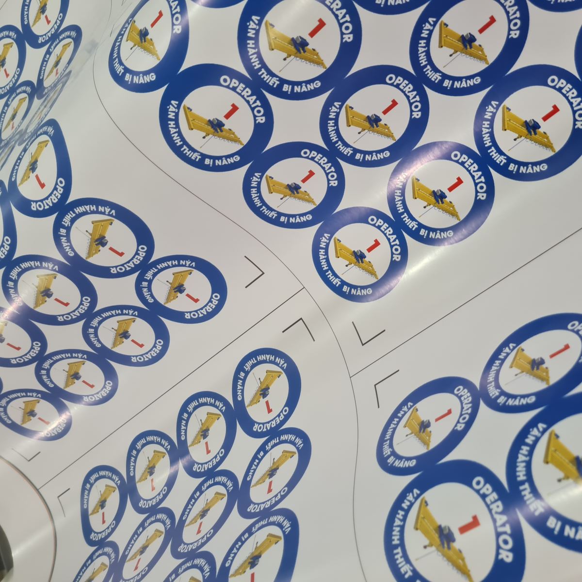 In nhãn decan cắt theo hình