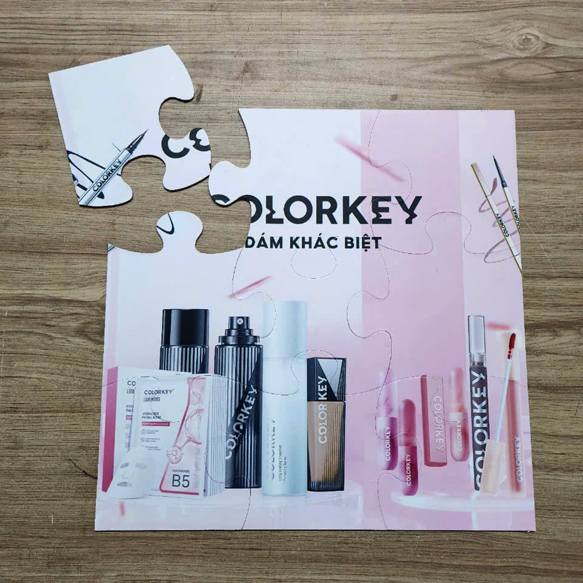 Tranh xếp hình cá nhân 24 mảnh 20x20cm